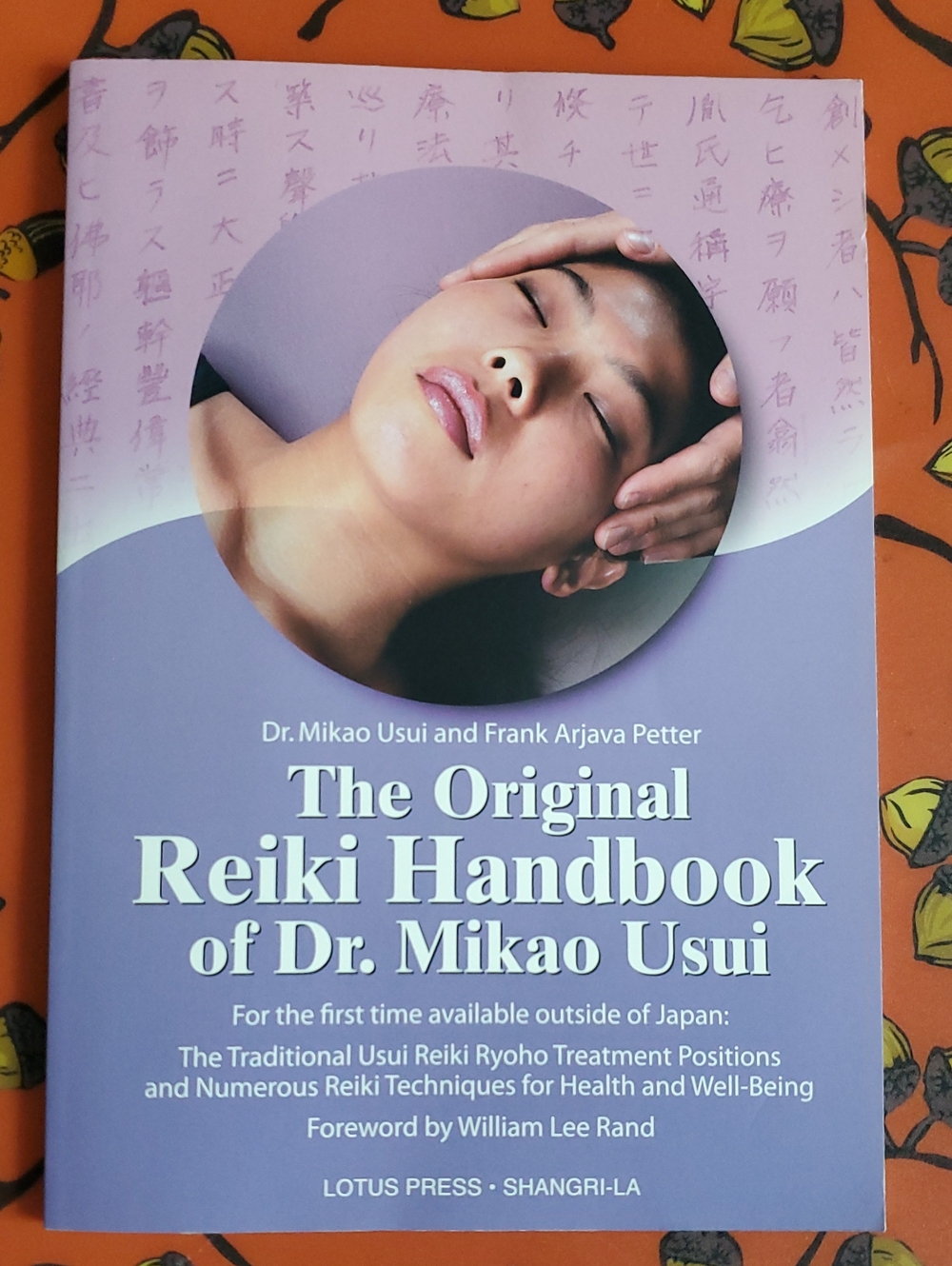The Original Reiki Handbook of Dr. Mikao Usui - Lavender Cover